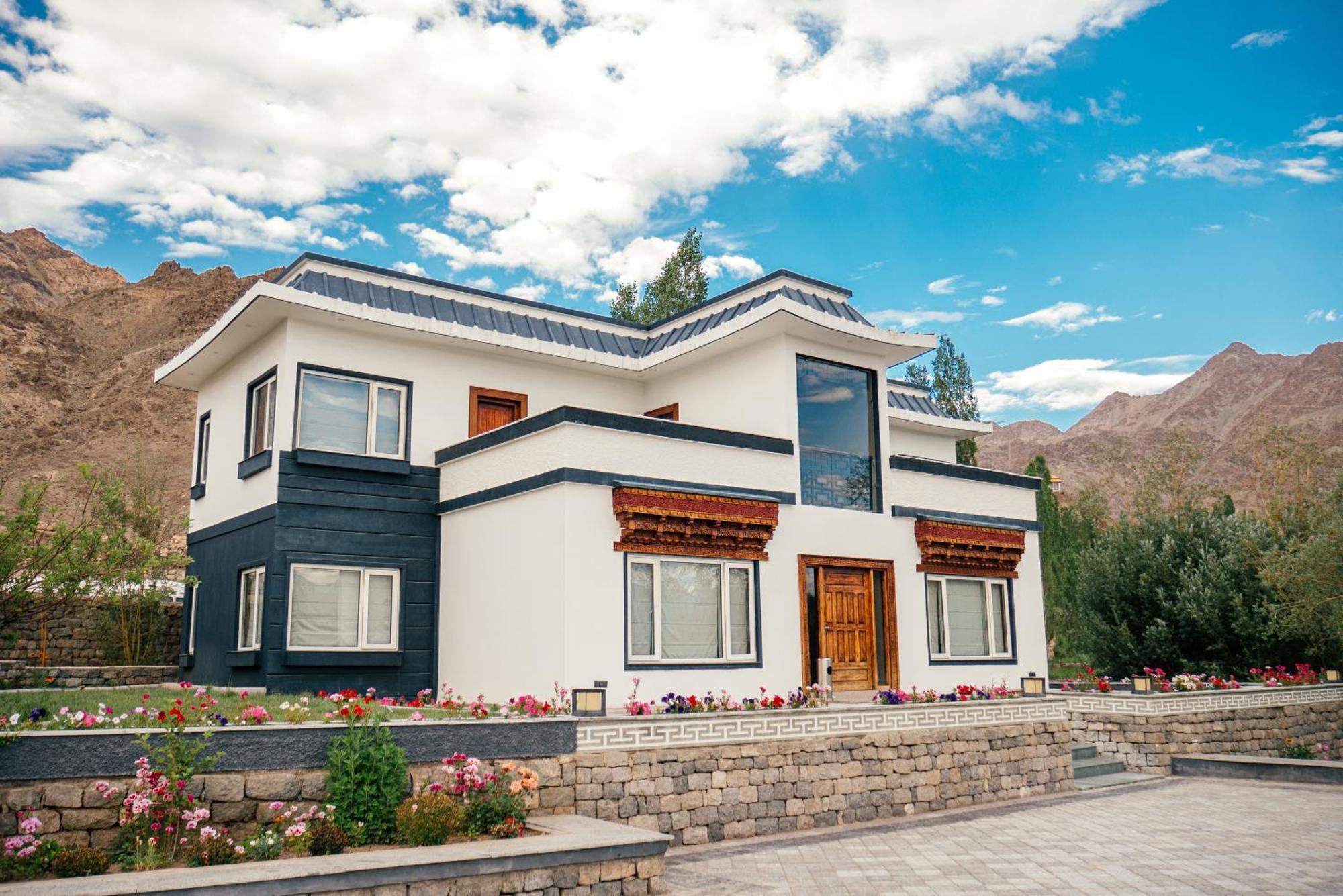 Angkasa Ladakh Resort Лех Экстерьер фото